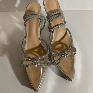 Women’s rhinestone bow pointed toe, heel pumps, adjustable ankle strap size 10 ￼